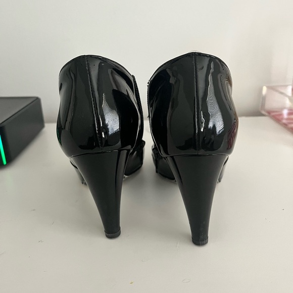 black booties healed - Picture 4 of 5